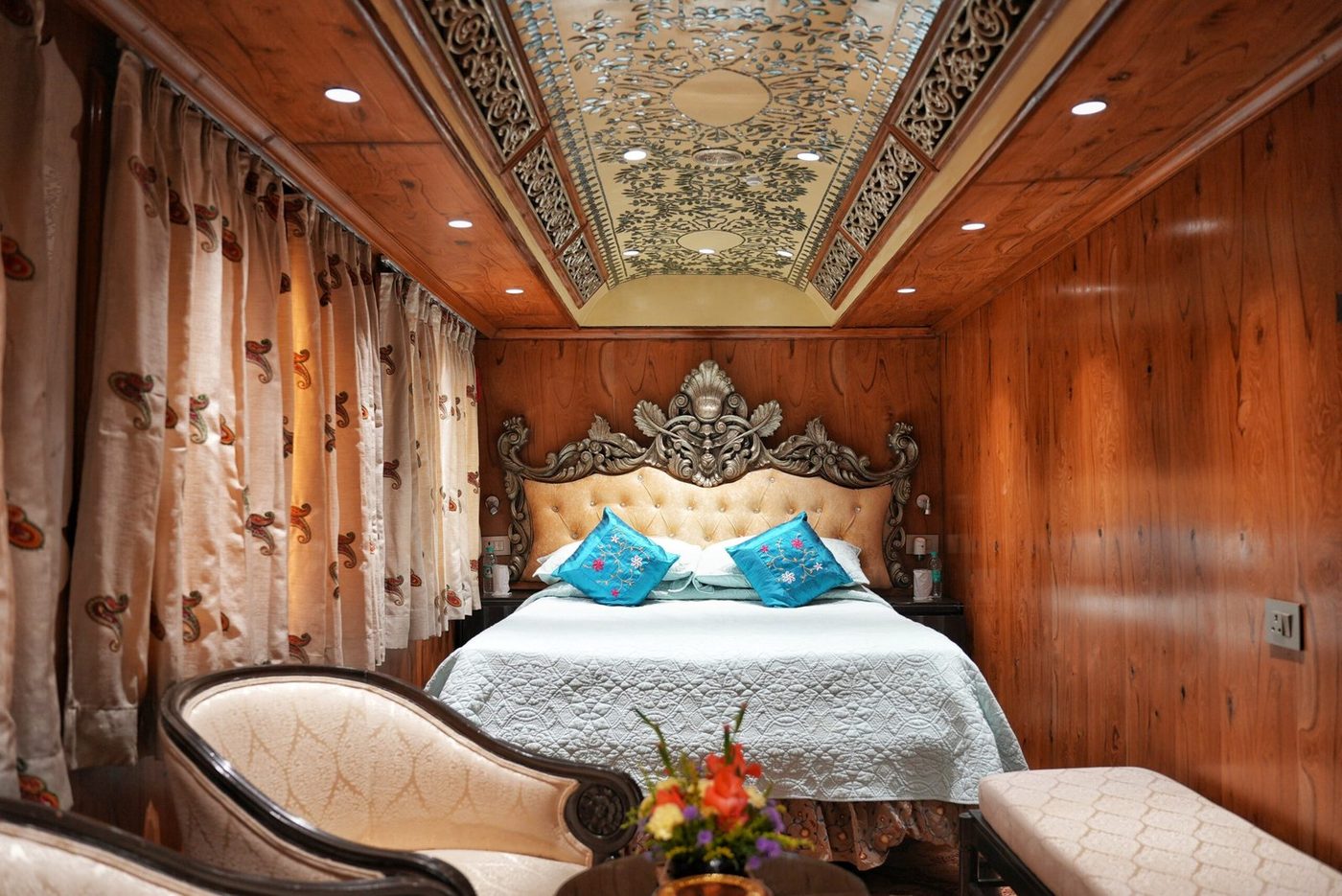 Deluxe cabin aboard the Palace on Wheels