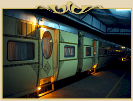 Palace on Wheels : Evening halt at a city station